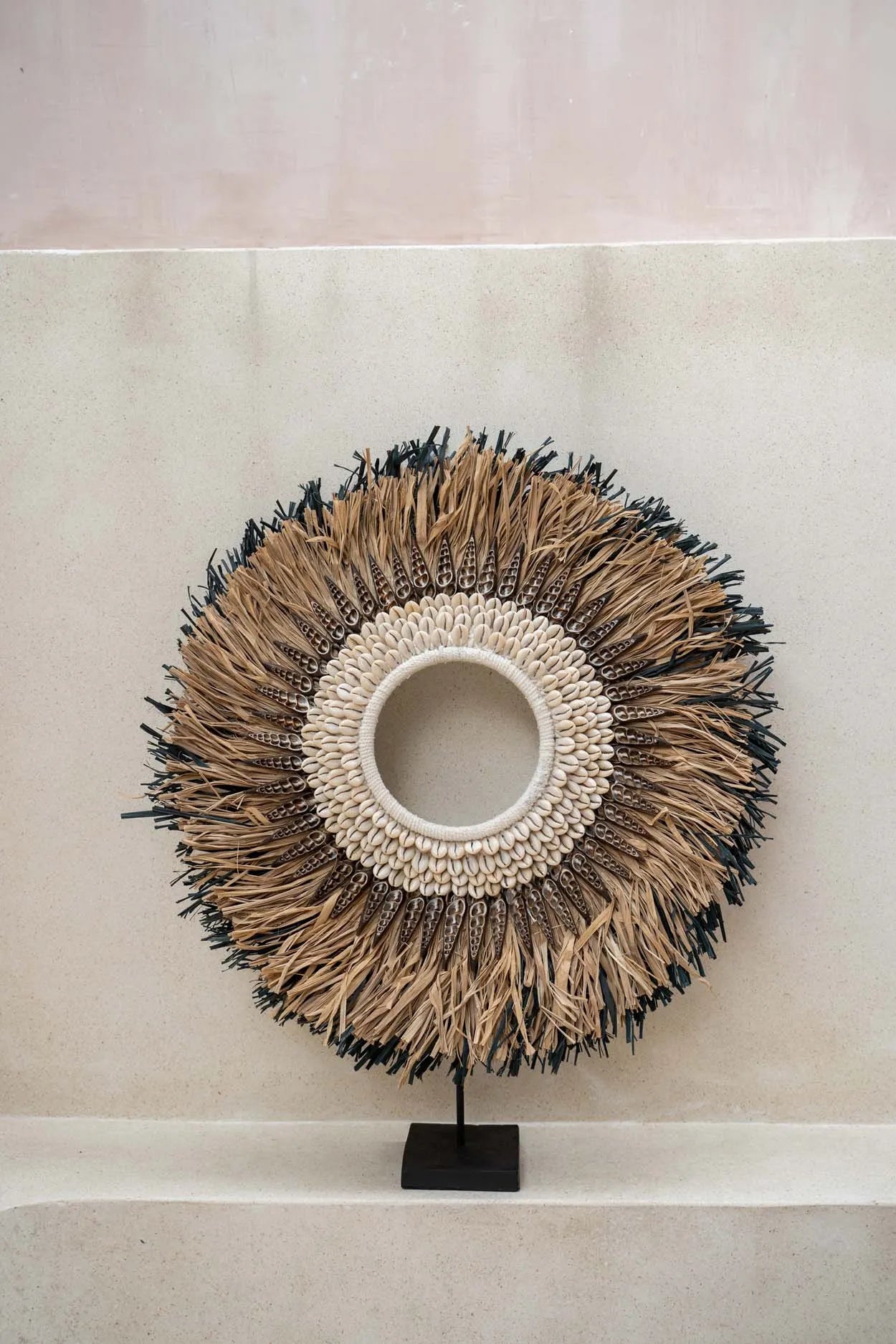 The Mojo Raffia On Stand - Natural Black - L - Remood furniture living