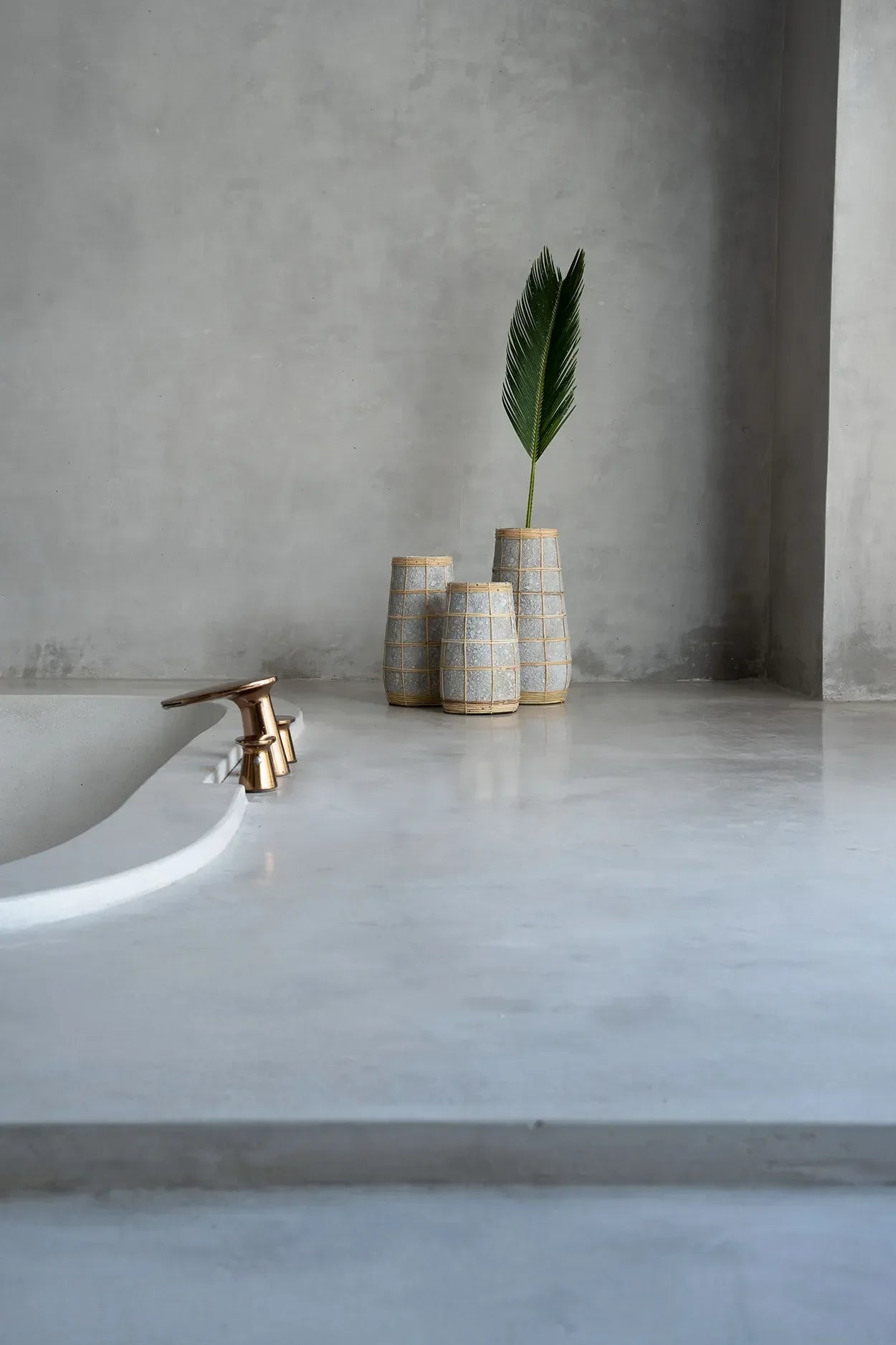 The Cutie Vase - Concrete Natural - L - Remood furniture living