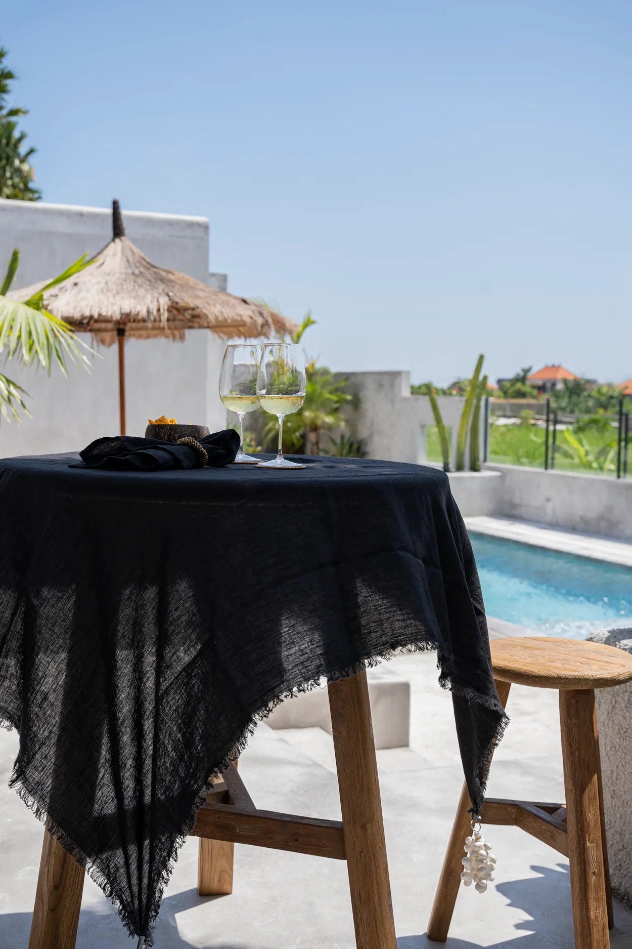 The Linen Tablecloth - Black - 150x200 - Remood furniture living