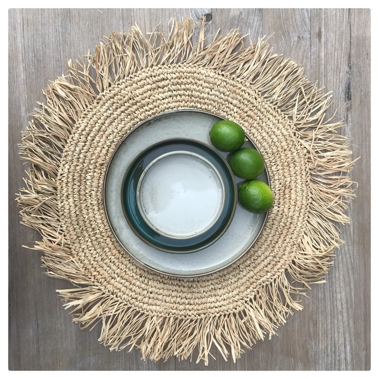 The Fringe Raffia Placemat Round - Natural - Remood furniture living