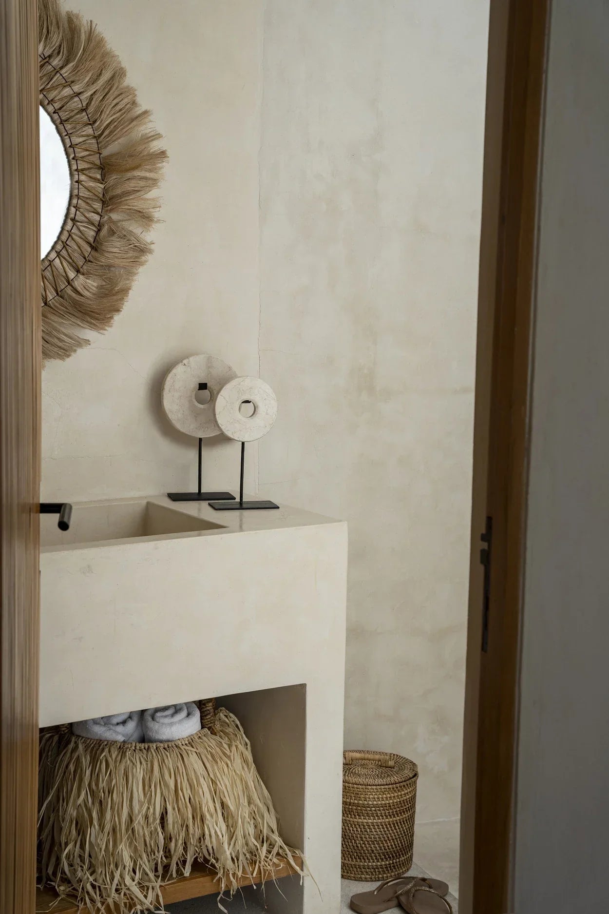 The Marble Disc on Stand - White - S - Remood furniture living