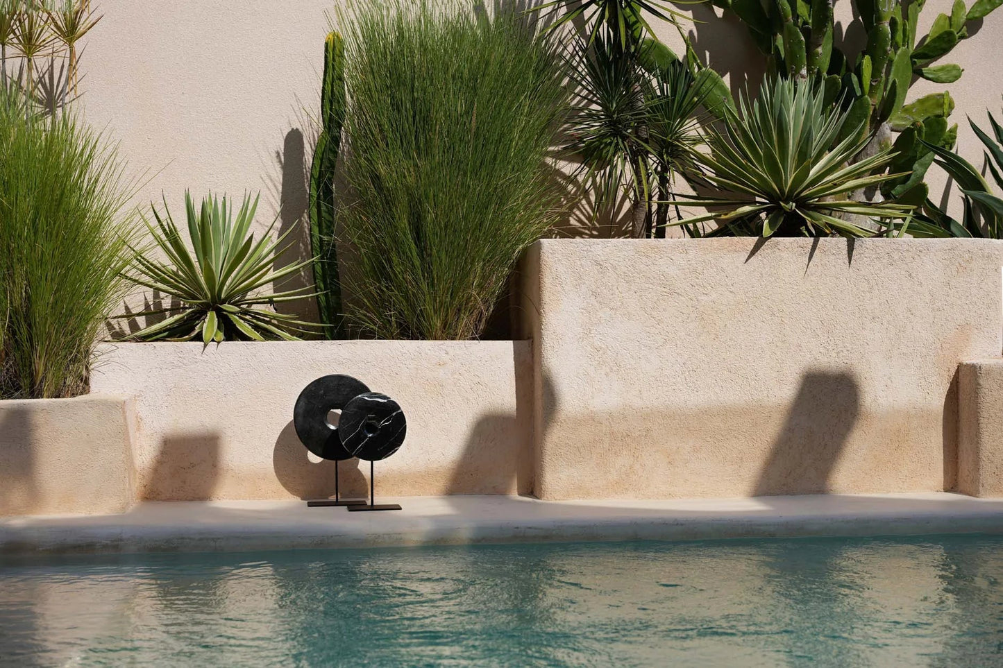 The Marble Disc on Stand - Black - L - Remood furniture living