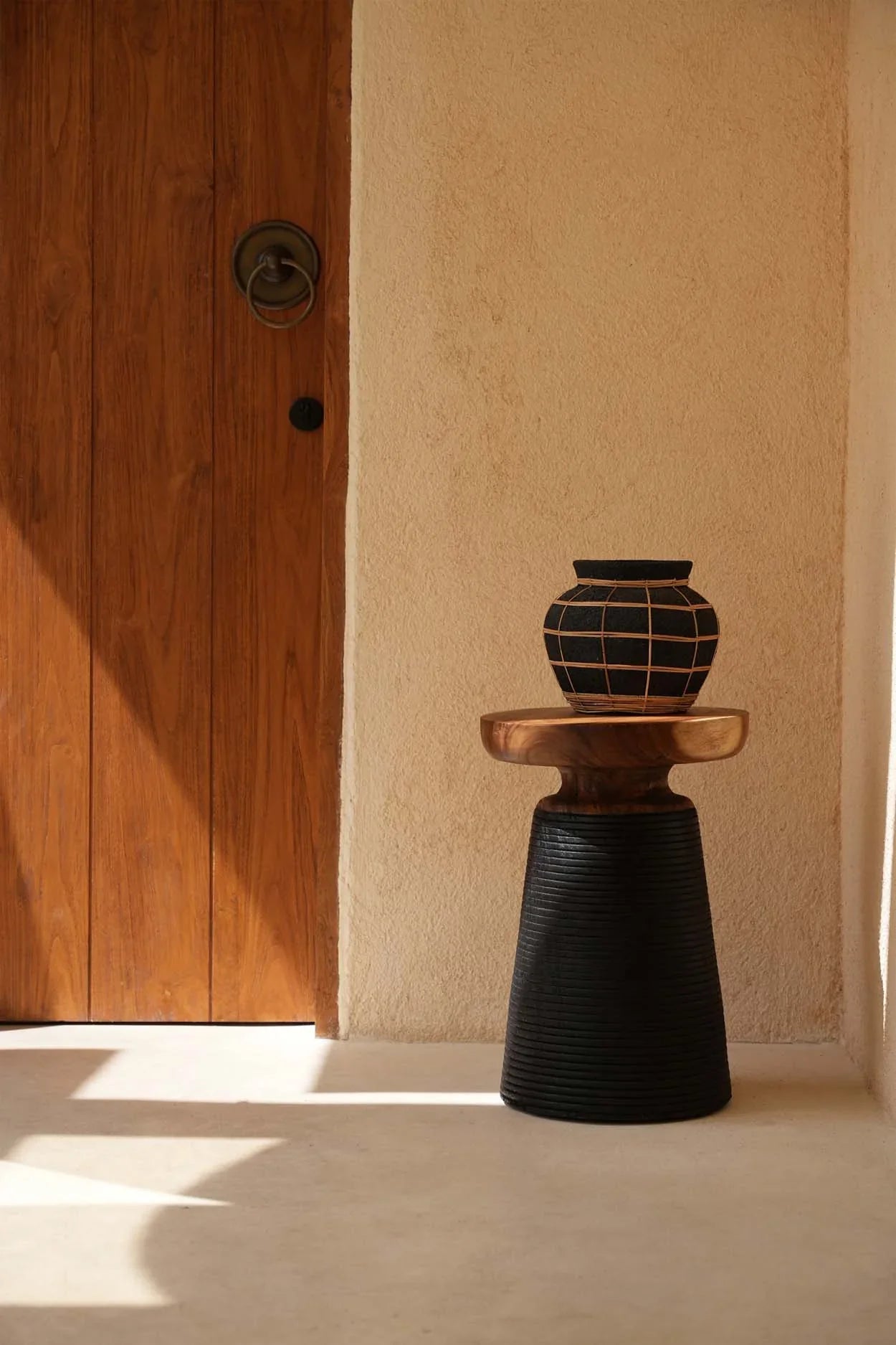 The Belly Vase - Black Natural - M - Remood furniture living