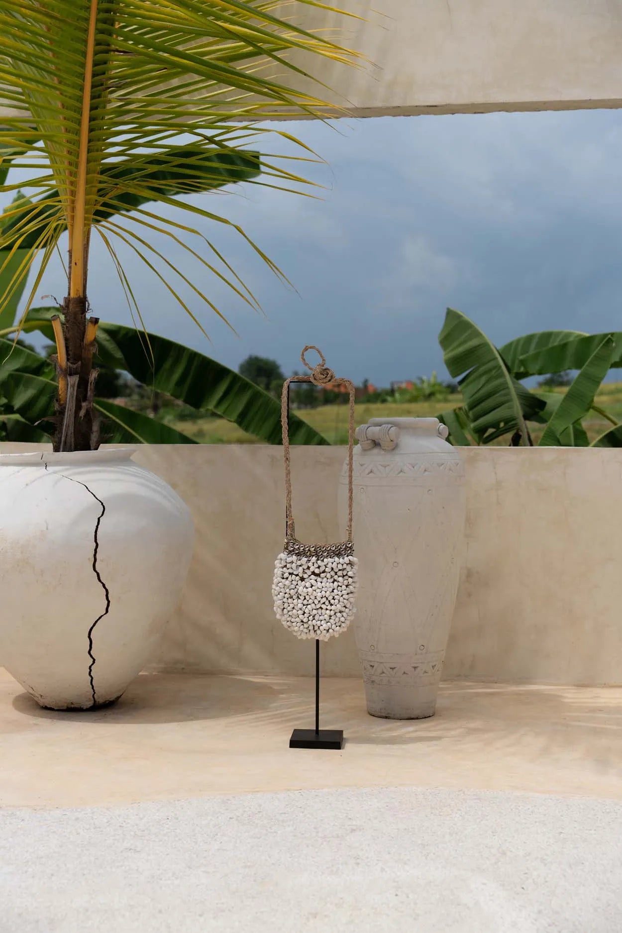 The Shell Purse on Stand - Remood furniture living