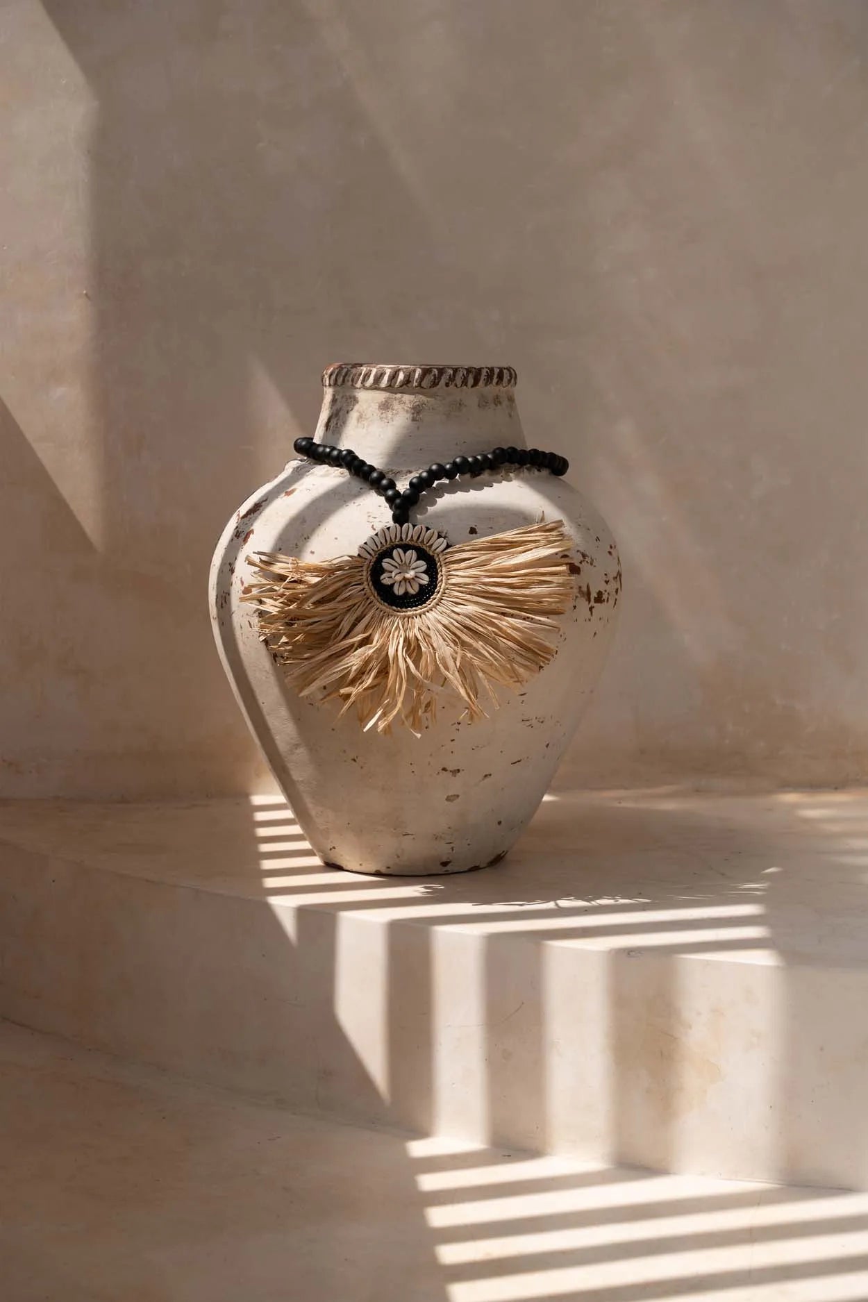 The Raffia Mahkota Tassel - Natural Black - Remood furniture living