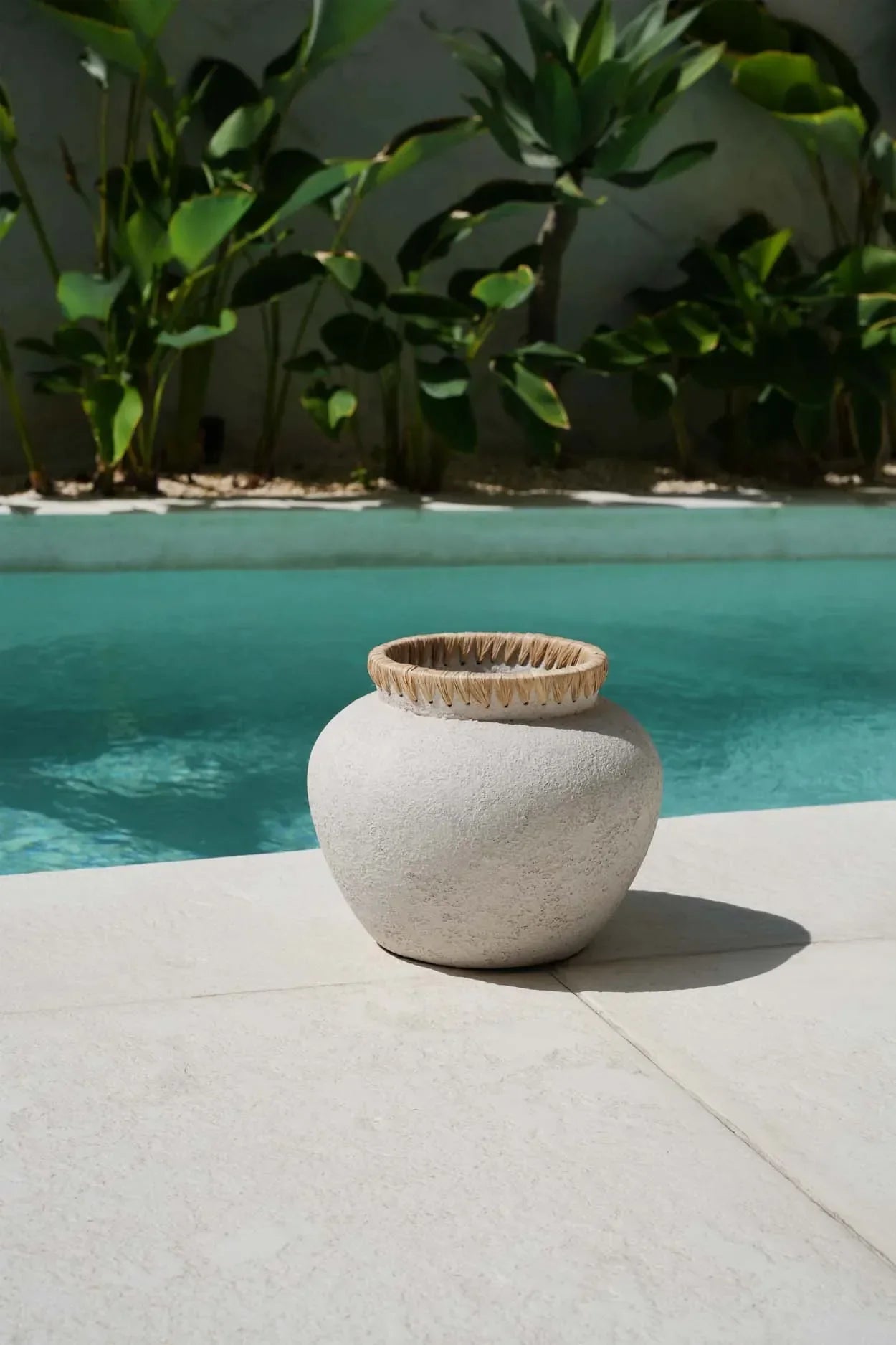 The Styly Vase - Concrete Natural - M - Remood furniture living