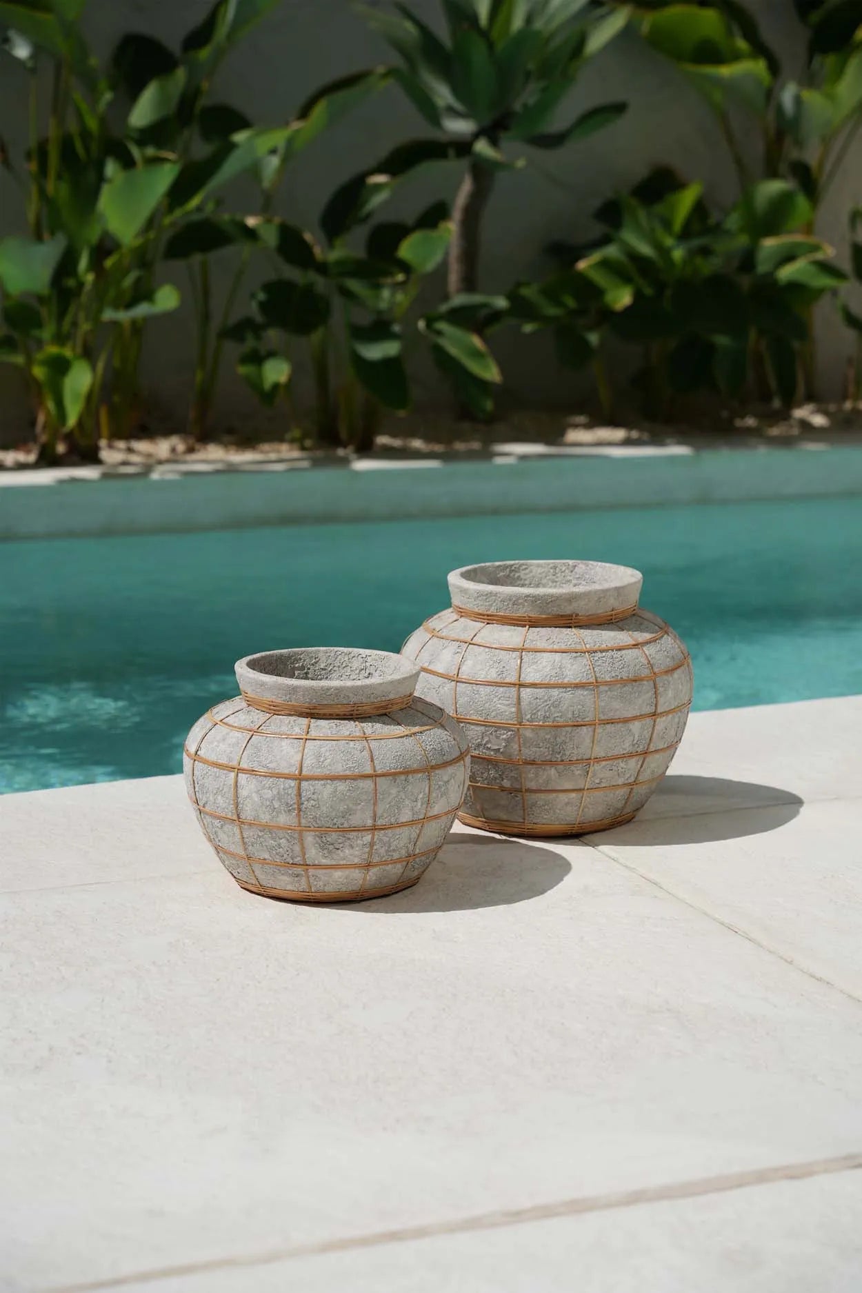 The Belly Vase - Concrete Natural - L - Remood furniture living