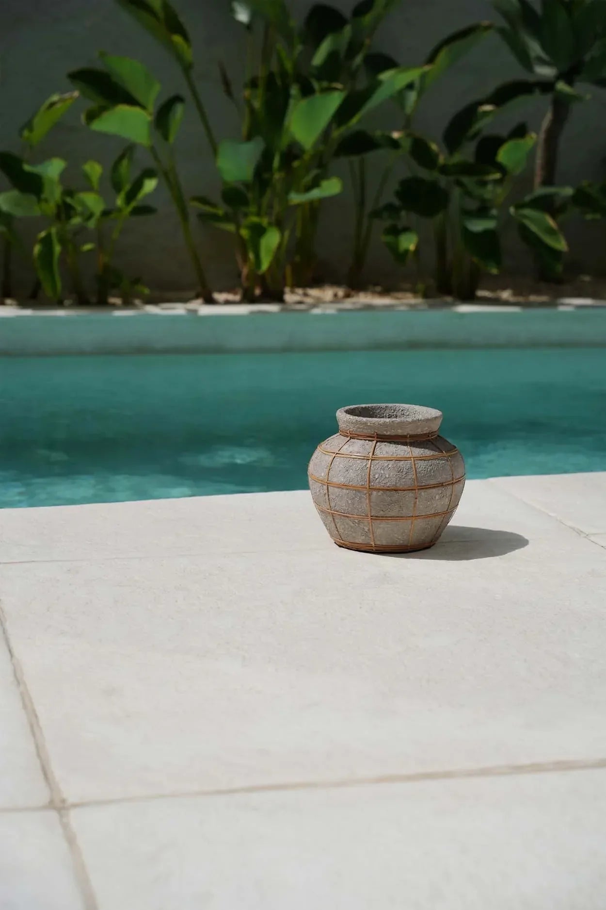 The Belly Vase - Concrete Natural - S - Remood furniture living