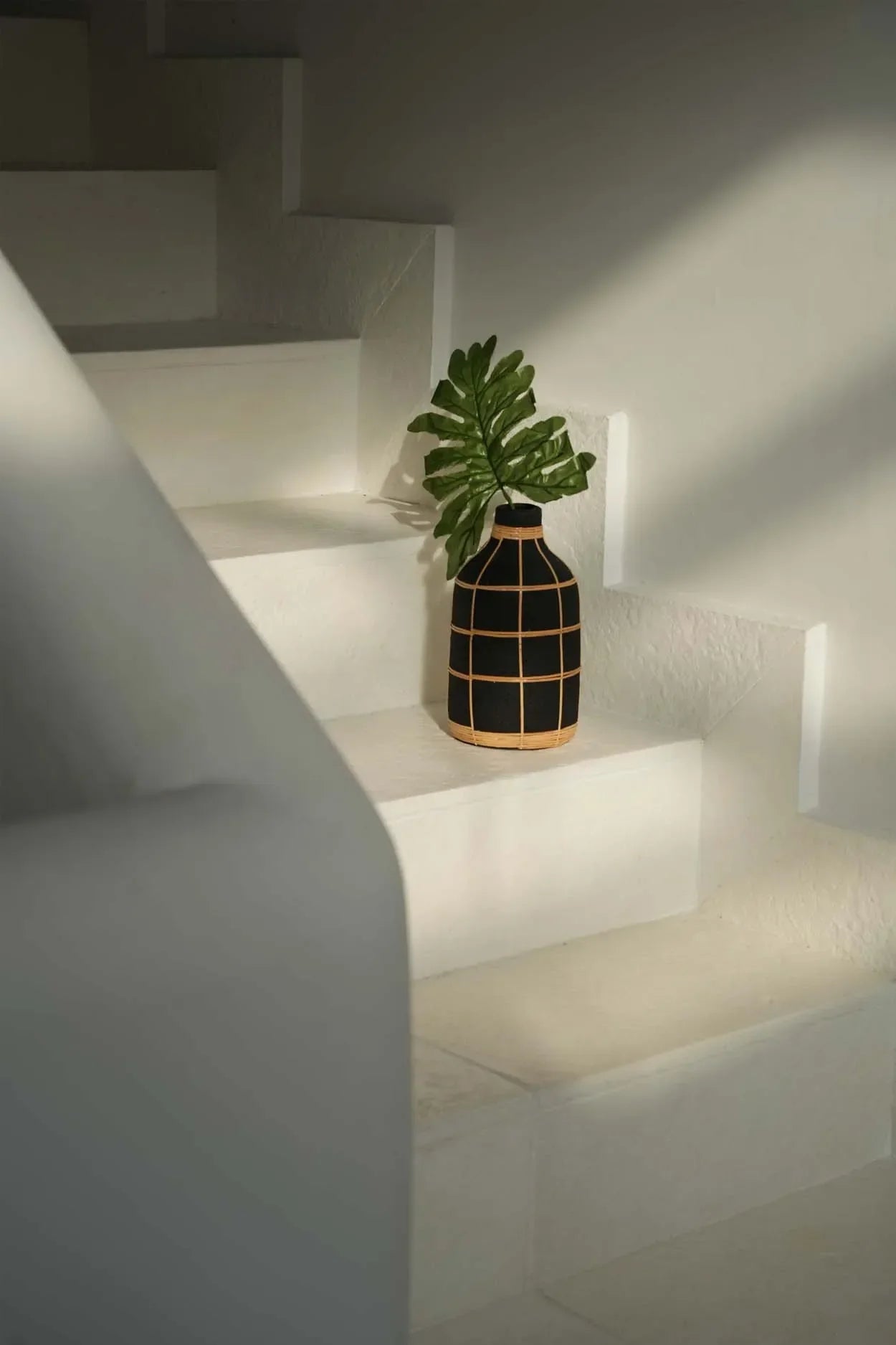 The Whoopy Vase - Black Natural - L - Remood furniture living