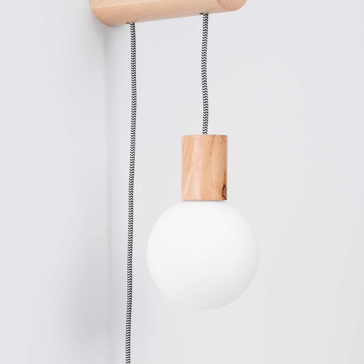 Wall lamp NIBMI G9 with a switch