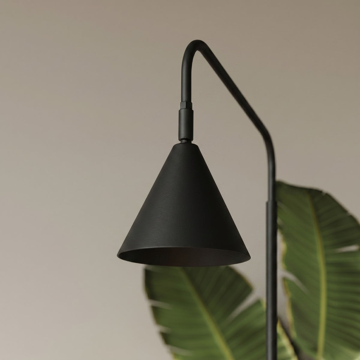 Floor lamp NOX black